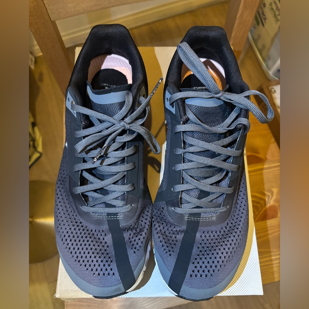 On Cloudflow 3.0 Running Shoes - Womens size 9.5 gray/pink - LIKE NEW - Picture 4 of 8